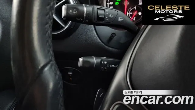 MERCEDES BENZ GLA-Classe X156 GLA220 2018 — photo 30 sur 34