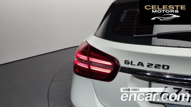 MERCEDES BENZ GLA-Classe X156 GLA220 2018 — photo 9 sur 34