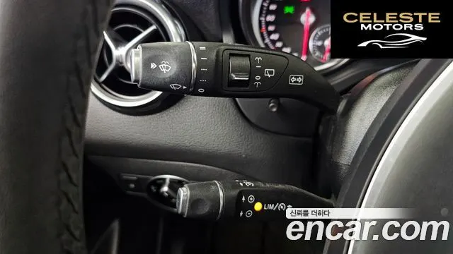MERCEDES BENZ GLA-Classe X156 GLA220 Premium 2018 — photo 20 sur 34