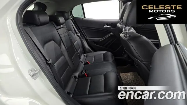 MERCEDES BENZ GLA-Classe X156 GLA200 d 4MATIC 2016 — photo 11 sur 20