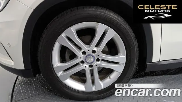 MERCEDES BENZ GLA-Classe X156 GLA200 d 4MATIC 2016 — photo 5 sur 20