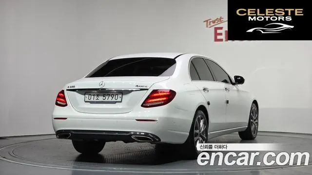 MERCEDES BENZ E-Classe W213 E300 4MATIC Avantgarde 2019 — photo 2 sur 39