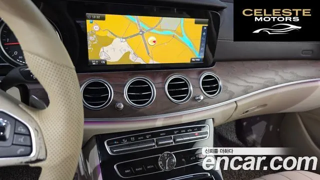 MERCEDES BENZ E-Classe W213 E220d Exclusive 2017 — photo 12 sur 20