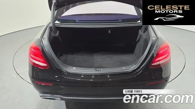 MERCEDES BENZ E-Classe W213 E220d Exclusive 2017 — photo 16 sur 20