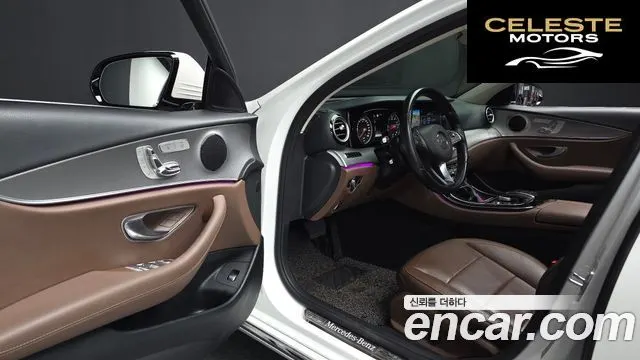 MERCEDES BENZ E-Classe W213 E200 Avantgarde 2017 — photo 11 sur 20