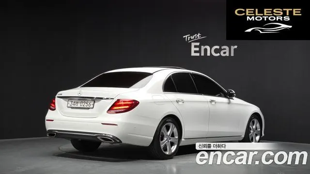 MERCEDES BENZ E-Classe W213 E200 Avantgarde 2017 — photo 2 sur 20