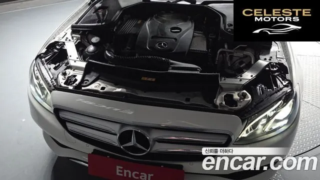 MERCEDES BENZ E-Classe W213 E200 Avantgarde 2017 — photo 6 sur 20