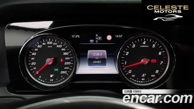 MERCEDES BENZ E-Classe W213 E200 Avantgarde 2017 — photo 8 sur 20