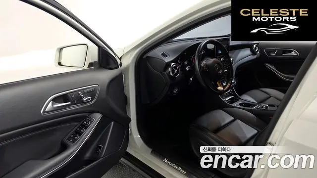 MERCEDES BENZ GLA-Classe X156 GLA220 2019 — photo 13 sur 31