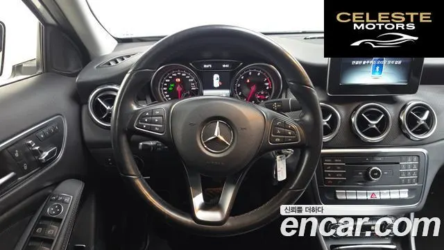 MERCEDES BENZ GLA-Classe X156 GLA220 2019 — photo 18 sur 31