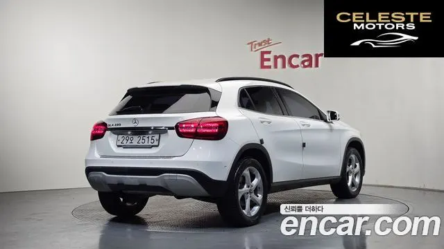 MERCEDES BENZ GLA-Classe X156 GLA220 2019 — photo 2 sur 31