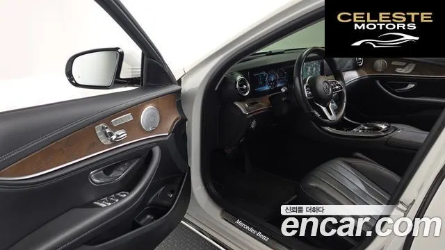 MERCEDES BENZ E-Classe W213 E300 4MATIC Exclusive 2019 — photo 12 sur 37