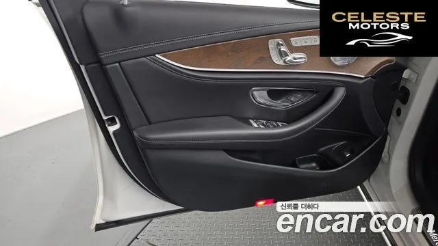 MERCEDES BENZ E-Classe W213 E300 4MATIC Exclusive 2019 — photo 13 sur 37