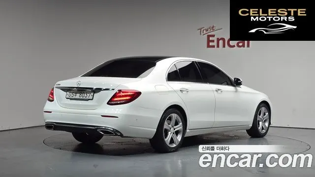 MERCEDES BENZ E-Classe W213 E200 Avantgarde 2018 — photo 2 sur 20