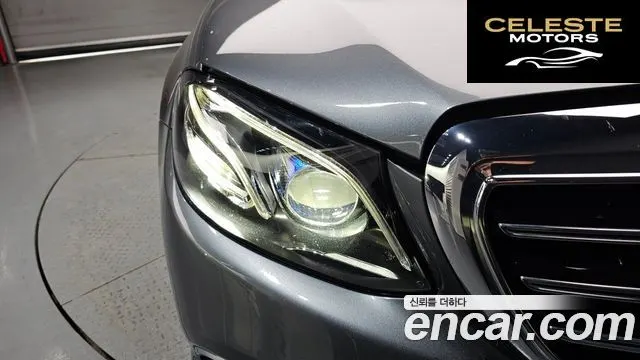 MERCEDES BENZ E-Classe W213 E300 4MATIC Exclusive 2020 — photo 8 sur 35