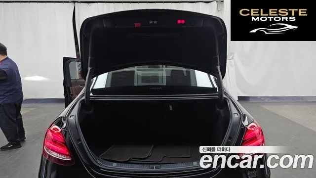 MERCEDES BENZ E-Classe W213 E220d 4MATIC Exclusive 2020 — photo 26 sur 33