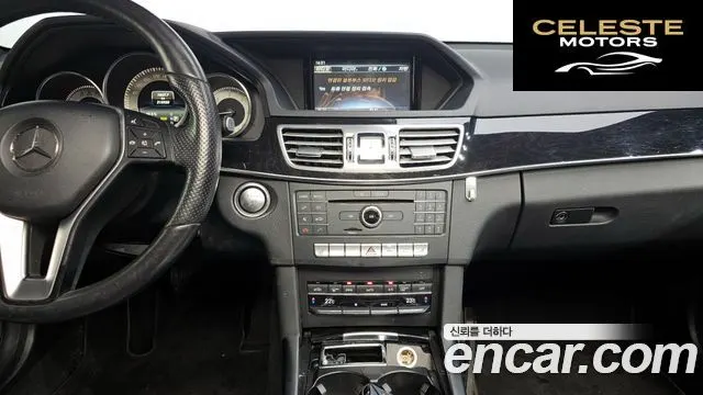 MERCEDES BENZ E-Classe W212 E220 Avantgarde 2016 — photo 13 sur 20