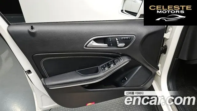 MERCEDES BENZ GLA-Classe X156 GLA220 2019 — photo 13 sur 30