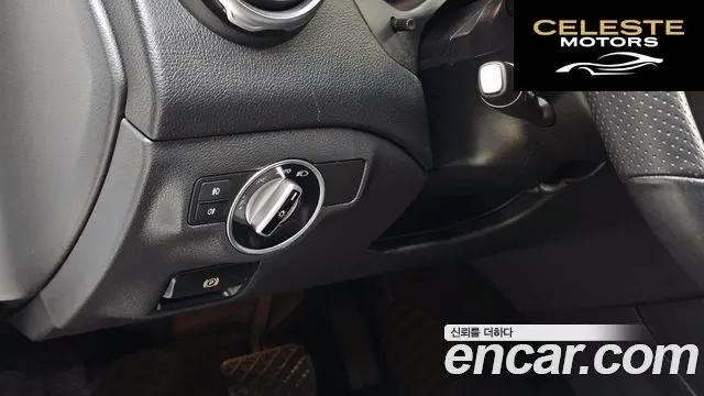 MERCEDES BENZ GLA-Classe X156 GLA220 2019 — photo 21 sur 30