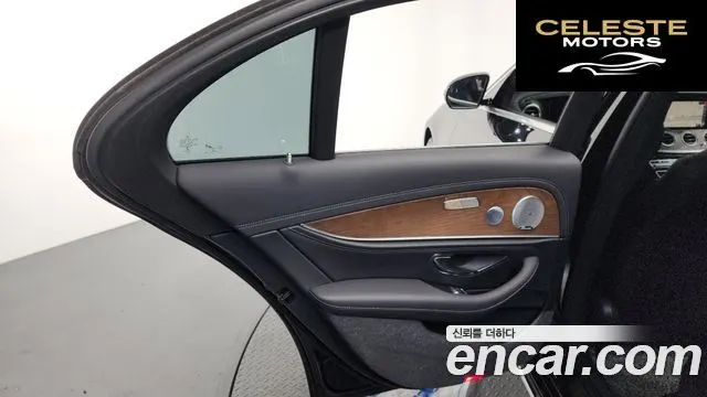MERCEDES BENZ E-Classe W213 E300 4MATIC Exclusive 2019 — photo 14 sur 36