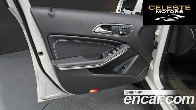 MERCEDES BENZ GLA-Classe X156 GLA220 Premium 2018 — photo 13 sur 30