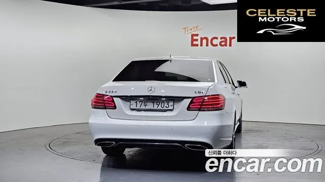 MERCEDES BENZ E-Classe W212 E220 CDI Avantgarde 2014 — photo 4 sur 20