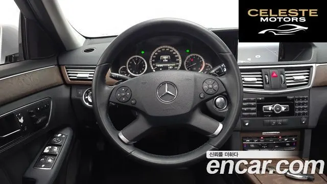 MERCEDES BENZ E-Classe W212 E300 2013 — photo 18 sur 36
