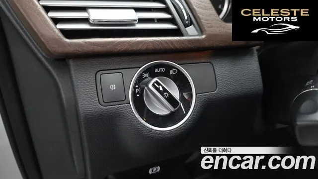 MERCEDES BENZ E-Classe W212 E300 2013 — photo 26 sur 36