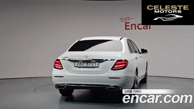 MERCEDES BENZ E-Classe W213 E300 Avantgarde 2019 — photo 4 sur 20