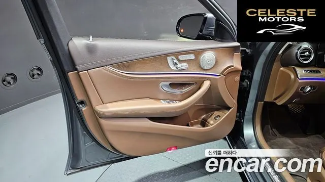 MERCEDES BENZ E-Classe W213 E220d 4MATIC Exclusive 2018 — photo 14 sur 40