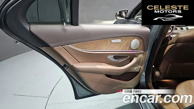 MERCEDES BENZ E-Classe W213 E220d 4MATIC Exclusive 2018 — photo 15 sur 40
