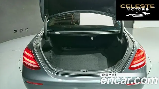MERCEDES BENZ E-Classe W213 E220d 4MATIC Exclusive 2018 — photo 33 sur 40