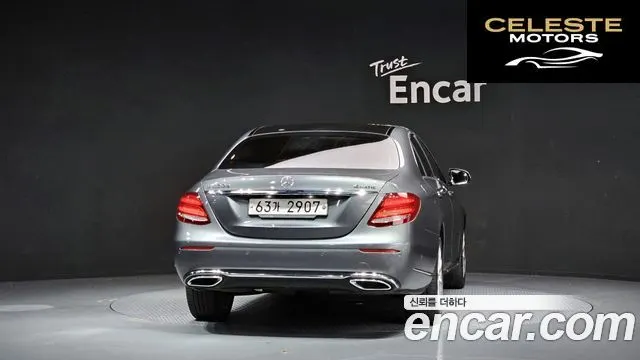 MERCEDES BENZ E-Classe W213 E220d 4MATIC Exclusive 2018 — photo 4 sur 40