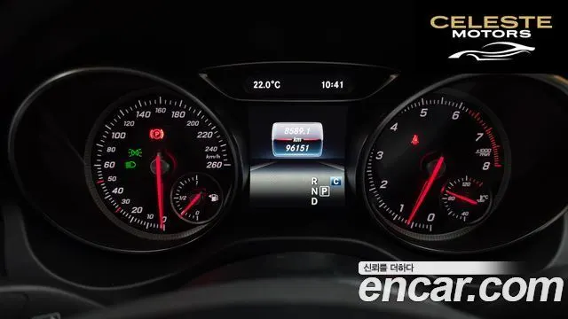 MERCEDES BENZ GLA-Classe X156 GLA220 2019 — photo 11 sur 31