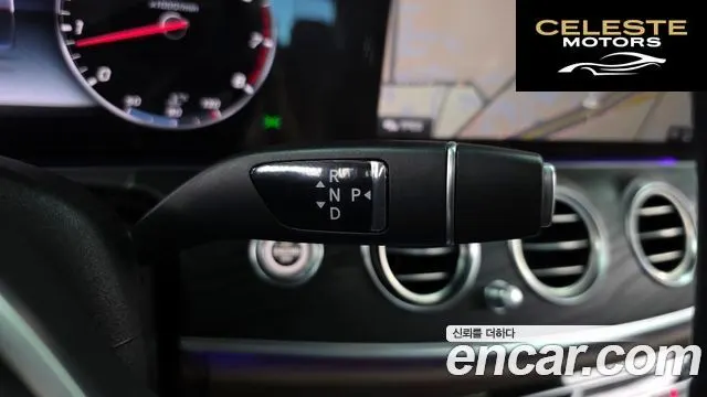 MERCEDES BENZ E-Classe W213 E300 4MATIC Avantgarde 2019 — photo 12 sur 39