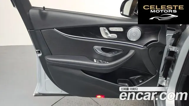 MERCEDES BENZ E-Classe W213 E300 4MATIC Avantgarde 2019 — photo 14 sur 33