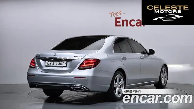 MERCEDES BENZ E-Classe W213 E220d Avantgarde 2017 — photo 2 sur 26