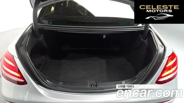 MERCEDES BENZ E-Classe W213 E220d Avantgarde 2017 — photo 20 sur 26