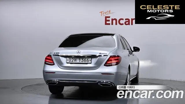 MERCEDES BENZ E-Classe W213 E220d Avantgarde 2017 — photo 4 sur 26