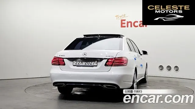 MERCEDES BENZ E-Classe W212 E250 4MATIC Avantgarde 2015 — photo 4 sur 20