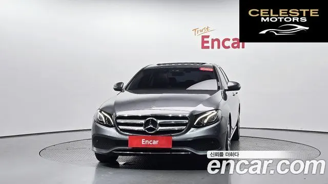 MERCEDES BENZ E-Classe W213 E200 Avantgarde 2017 — photo 2 sur 31