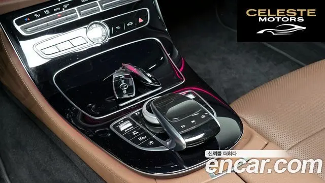 MERCEDES BENZ E-Classe W213 E200 Avantgarde 2017 — photo 24 sur 31
