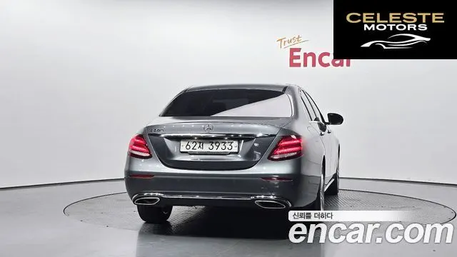 MERCEDES BENZ E-Classe W213 E200 Avantgarde 2017 — photo 3 sur 31