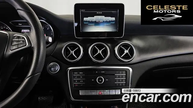 MERCEDES BENZ GLA-Classe X156 GLA220 Premium 2018 — photo 21 sur 34