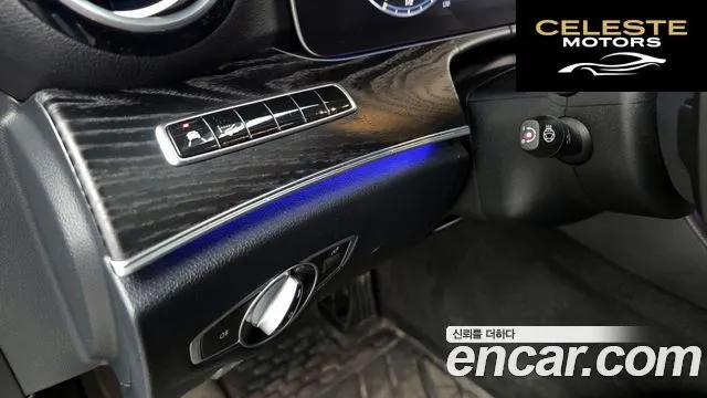 MERCEDES BENZ E-Classe W213 E300 4MATIC Avantgarde 2019 — photo 28 sur 30