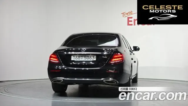 MERCEDES BENZ E-Classe W213 E300 4MATIC Avantgarde 2019 — photo 4 sur 30