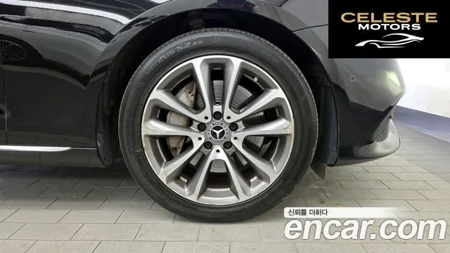 MERCEDES BENZ E-Classe W213 E300 4MATIC Avantgarde 2019 — photo 7 sur 30