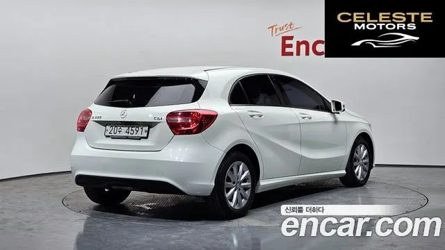 MERCEDES BENZ A-Classe W176 A200 CDI 2014 — photo 2 sur 20