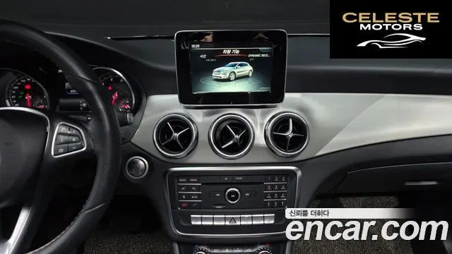 MERCEDES BENZ GLA-Classe X156 GLA220 Premium 2018 — photo 18 sur 30