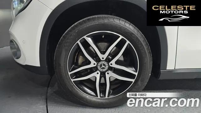 MERCEDES BENZ GLA-Classe X156 GLA220 Premium 2018 — photo 4 sur 30